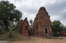 4 days Trip to Phnom penh, Siem reap, Krong battambang from Singapore