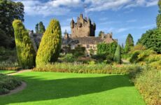 15 Day Trip to Edinburgh, Stirling, Inverness, Fort william, Culross from Sioux Falls