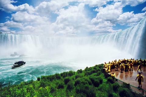 13 Day Trip to Montreal, Toronto, Niagara falls from Tehran
