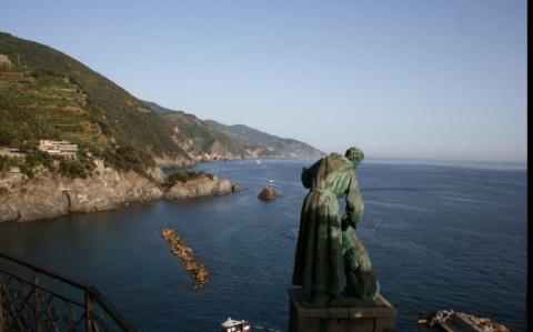 24 Day Trip to Rome, London, Monterosso al mare from Sydney