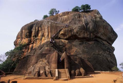 2 days Trip to Sigiriya from Yallambie