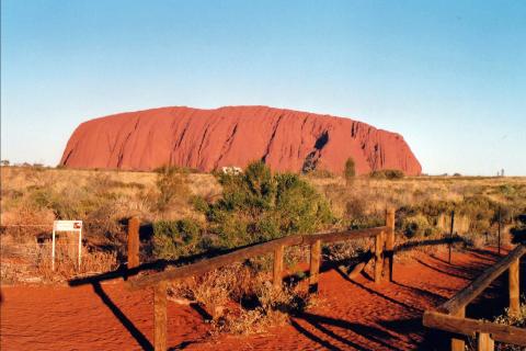 6 days Trip to Uluṟu from Altona