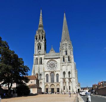 7 days Trip to Chartres from Curitiba