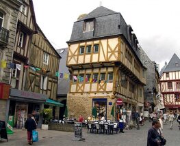 5 Day Trip to Rennes, Bayeux, Vannes, Cherbourg from Birmingham