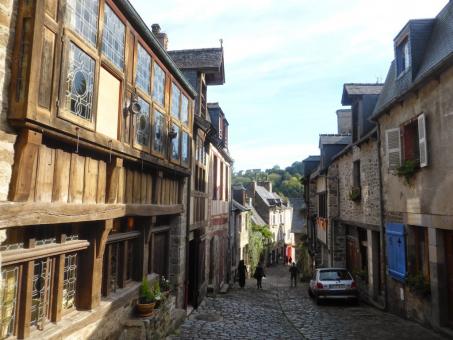 Spend A Day In Dinan