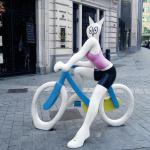 Statue La Chatte A Bicyclette